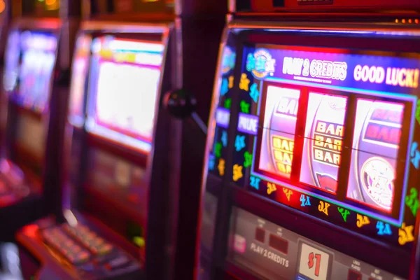 dafa slot game interface showing spin button and balance on mobile